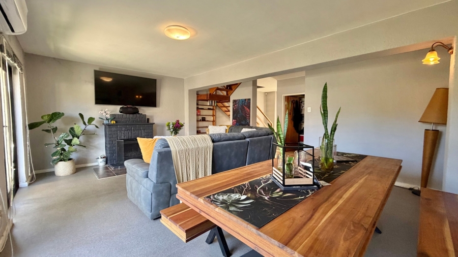 To Let 3 Bedroom Property for Rent in Longdown Western Cape